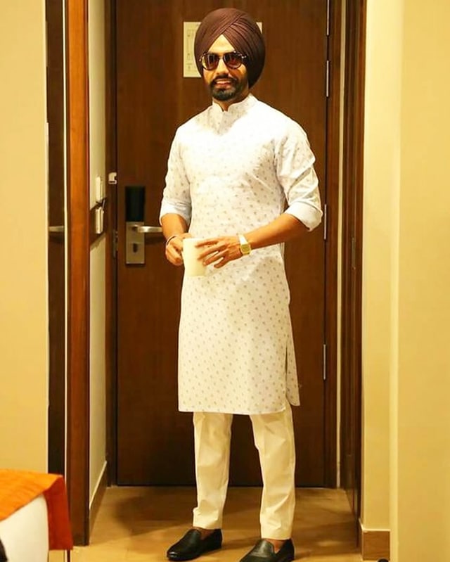 ammy virk in punjabi traditional dress